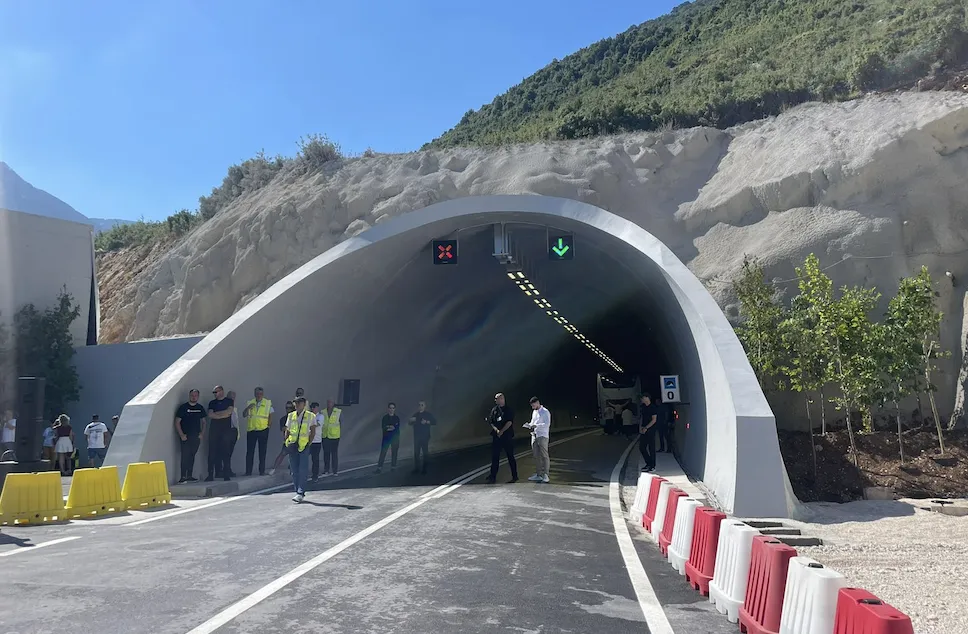 Tuneli 140 milionë euro i Llogarasë, prej 5 muajsh i mbyllur. Asnjë afat se kur do të hapet